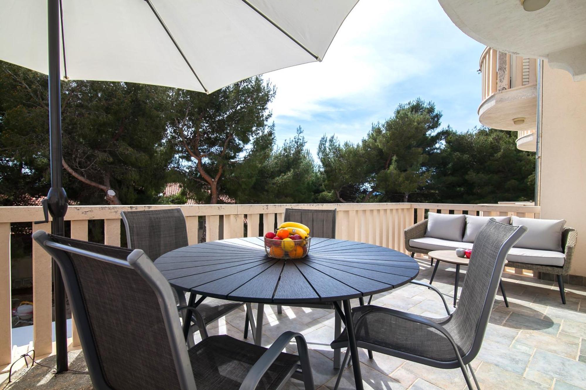 Helvetia Sunny Apartments Bol Exterior foto